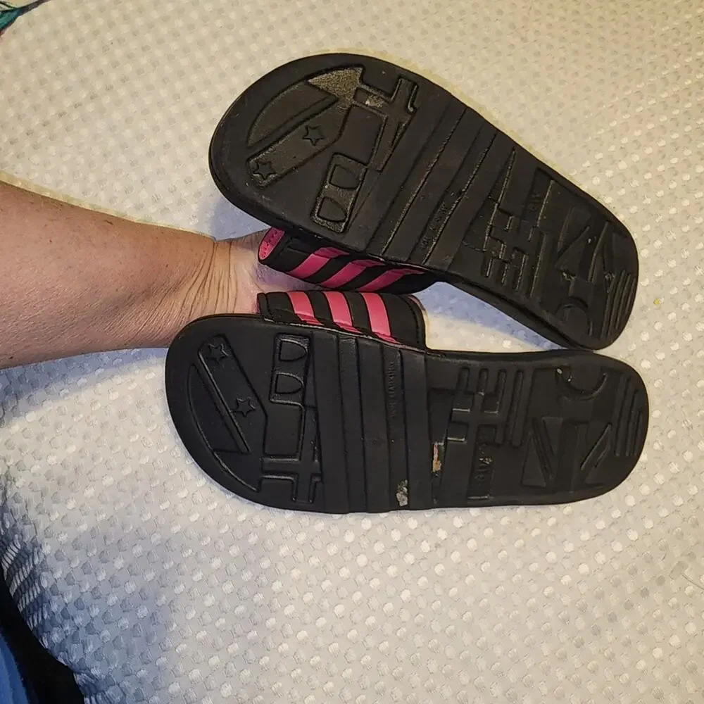 ADIDAS EUC MENS SIZE 6 SLIPON SANDALS